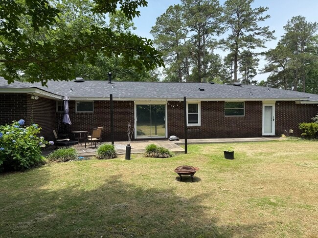 Building Photo - 1028 River Ridge Dr