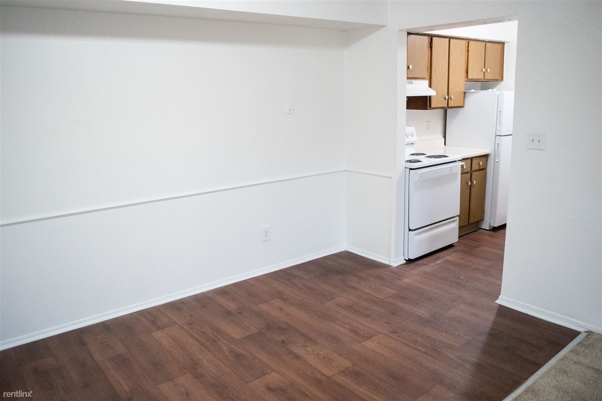 Primary Photo - 2 br, 1 bath Apartment - 772 Green Rd Apt 207