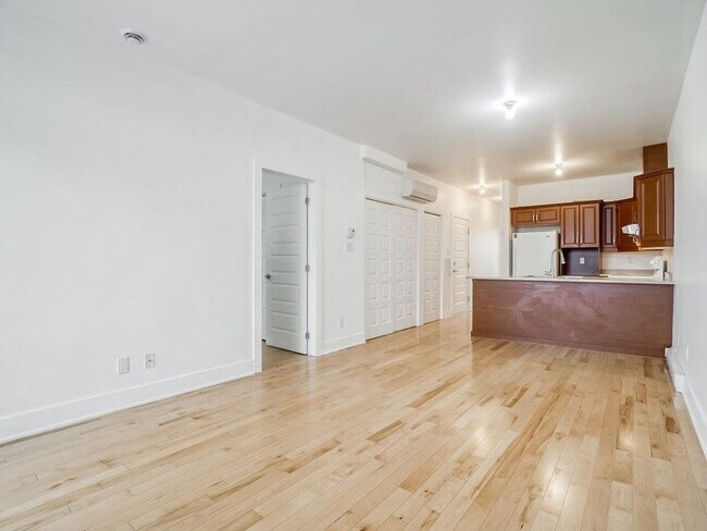 Building Photo - Apartment For Rent