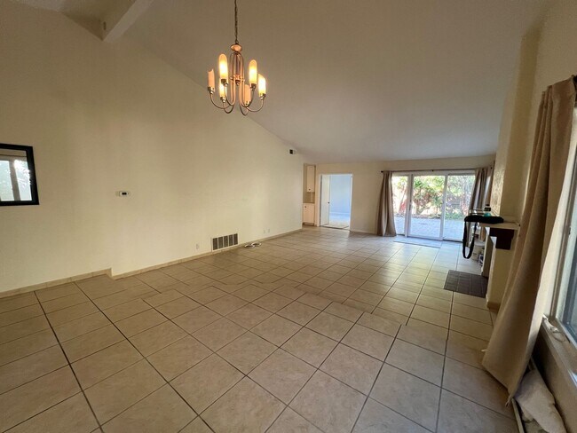 Building Photo - Redwood Shores Single Family Home