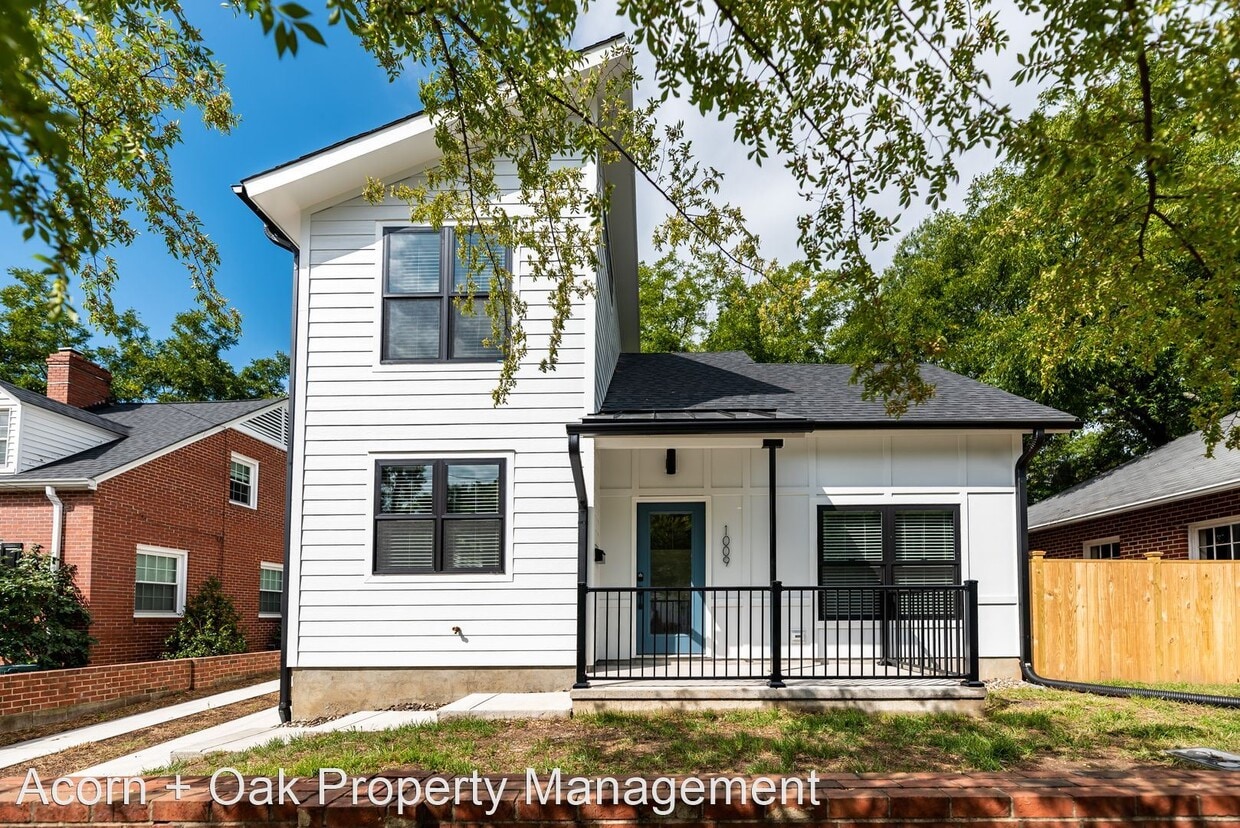 Primary Photo - 3 br, 2.5 bath House - 1009 N. Gregson St.