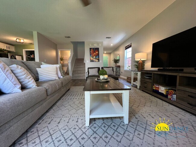 Building Photo - Impeccable 3 Bedroom Home in Shalimar!