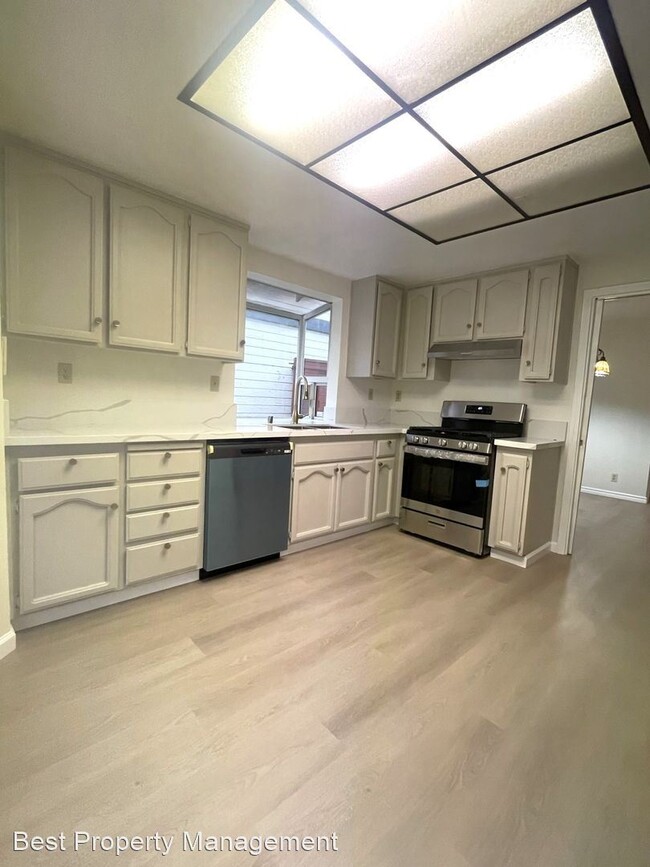 Building Photo - 3 br, 2.5 bath House - 34617 Winslow Terrace
