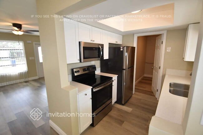 Building Photo - 2925 NW 69th Ave