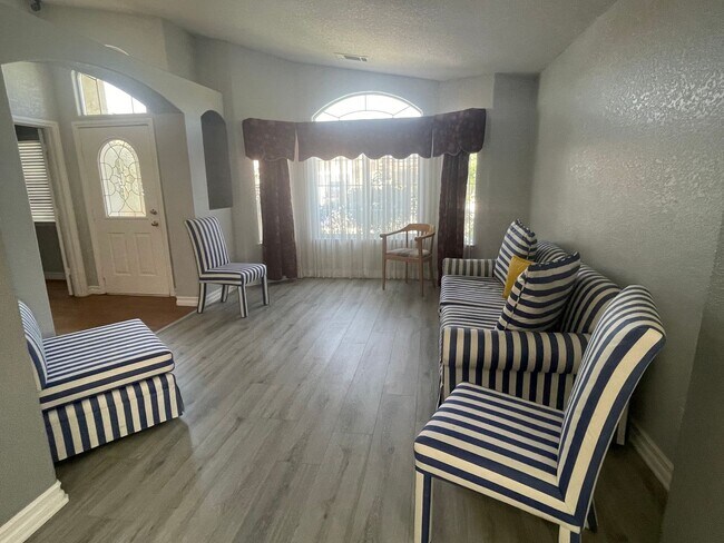 Foto del edificio - Eagle Ranch - Ventana Home, 4 Bedrooms 2 B...