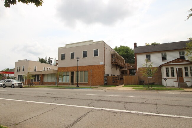 Building Photo - 217 W Cross St