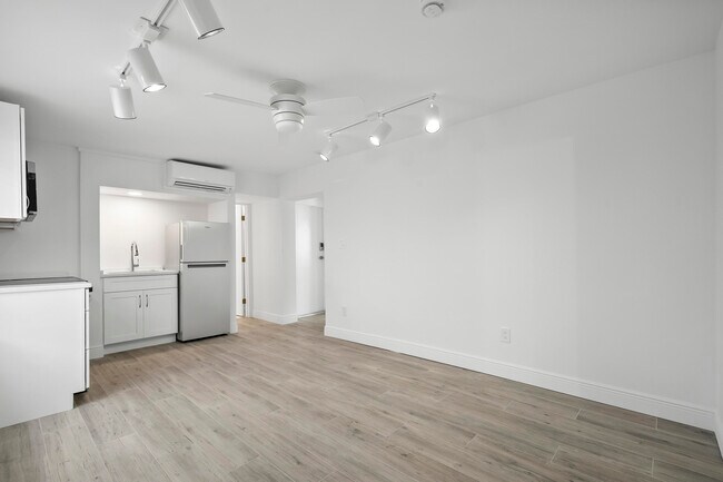 Foto del edificio - 4832 SE Anchor Ave