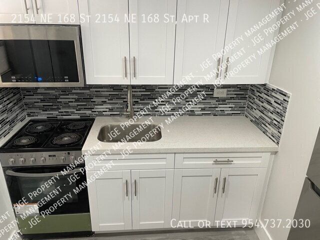 Foto del edificio - 2154 NE 168th St