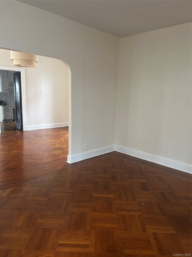 Foto del edificio - 594 E 38th St