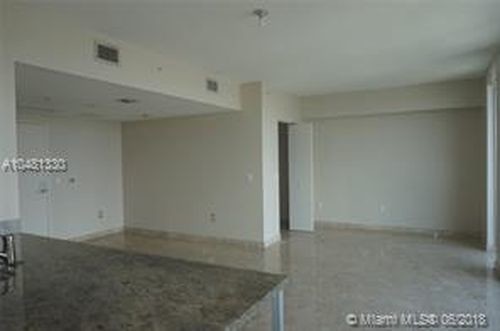 Foto del edificio - 185 SW 7th St