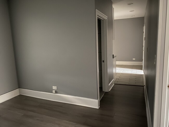 Foto del edificio - 2449 S Trumbull Ave