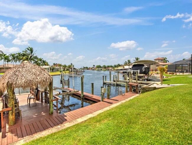 Foto del edificio - 4803 SW Santa Barbara Ct