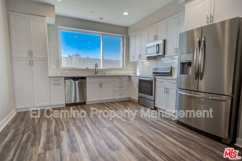 Photo - 835 Aloe Pl