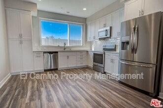 Building Photo - 835 Aloe Pl