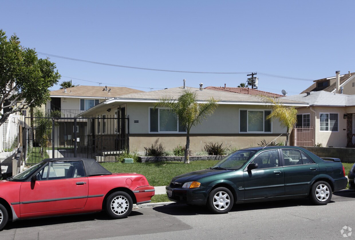 Foto principal - 4449-4451 Winona Ave