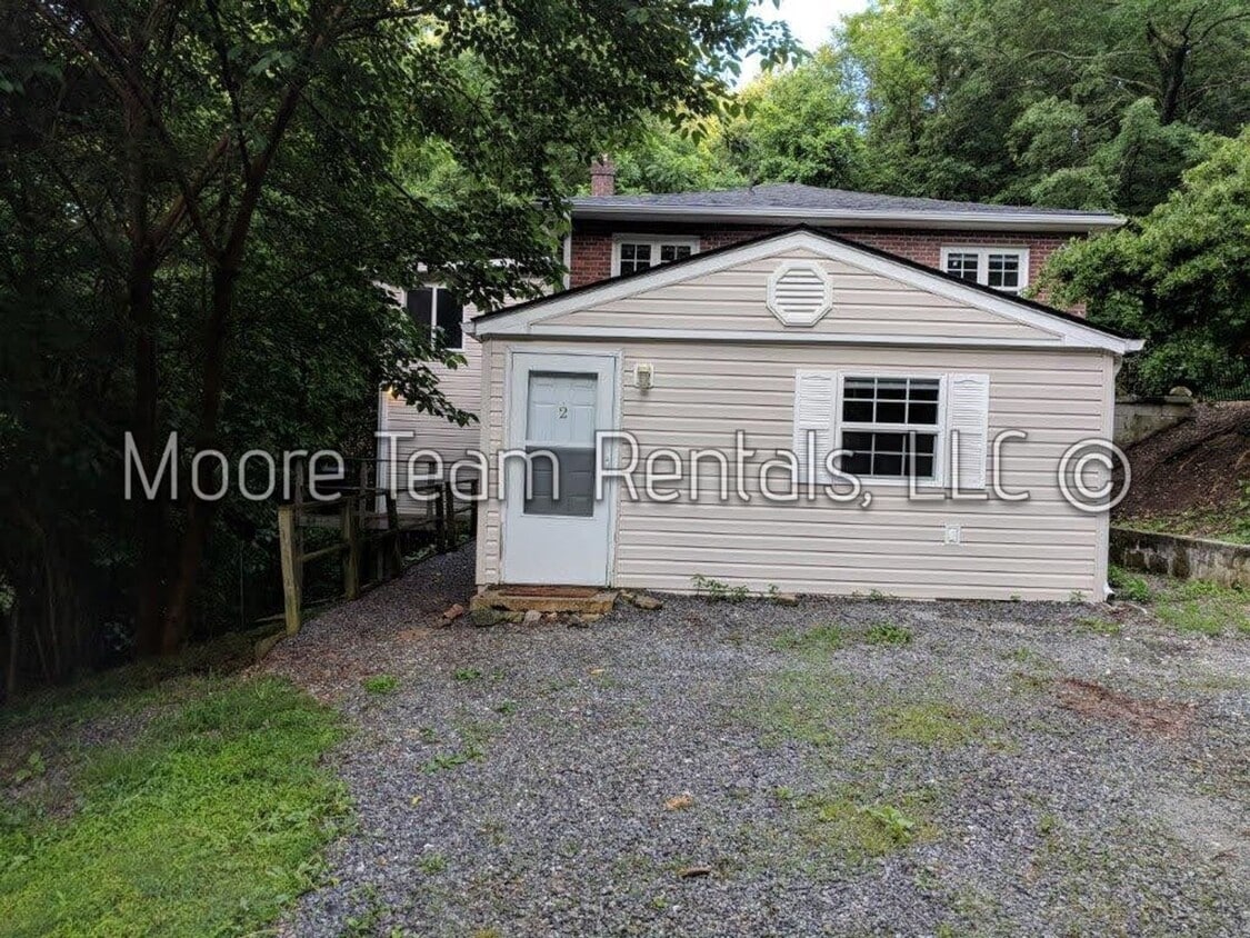 Primary Photo - 348 Browning Ave