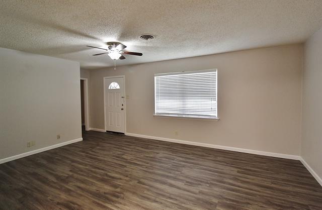 Building Photo - 405 E Lavender Ln