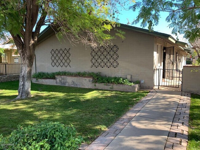 Foto del edificio - 7153 N 57th Dr