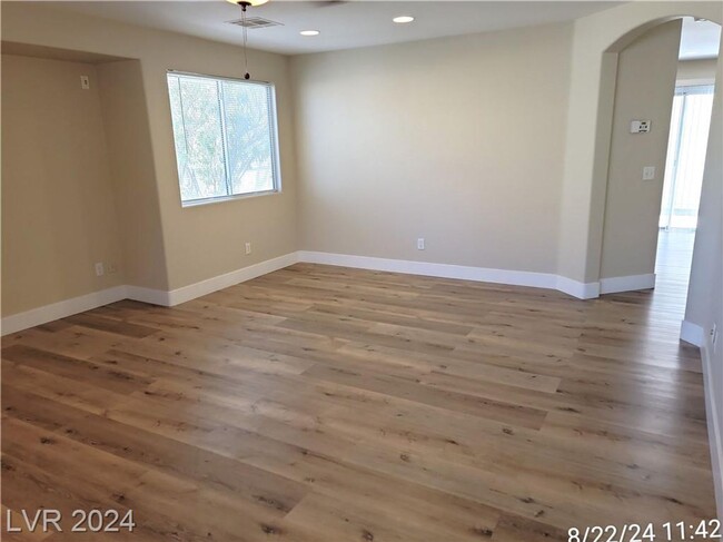 Building Photo - DON'T PASS THIS ONE UP!! SUPER CUTE HOME W...