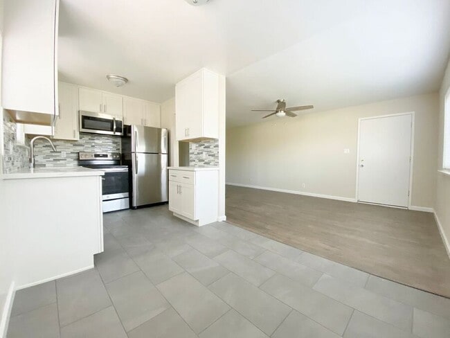 Building Photo - 227 Madrone St