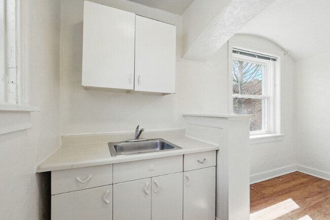 Foto del edificio - 5646 Hobart St