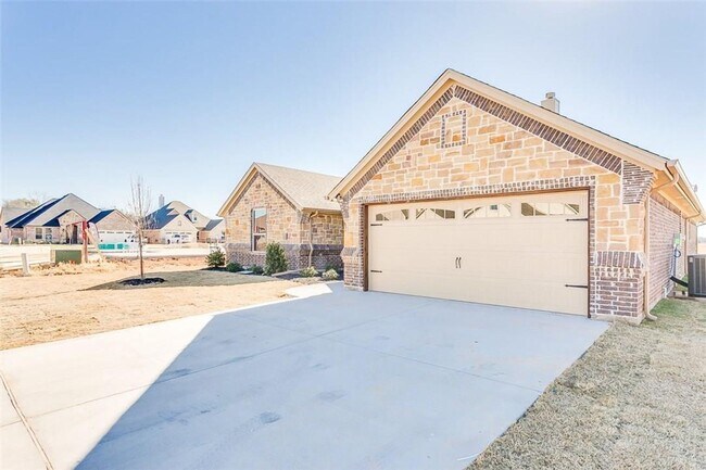 Building Photo - Beautiful Home in Abes Landing