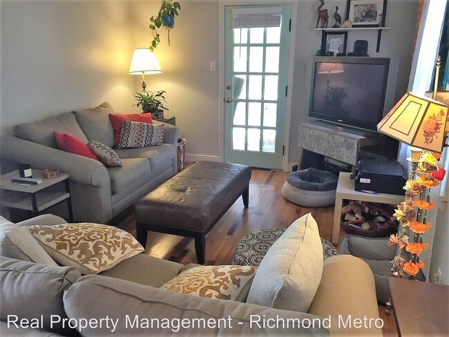 Foto del edificio - 2 br, 1 bath House - 5233 Bondsor Lane