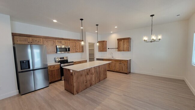 Foto del edificio - 2112 Redfox Way