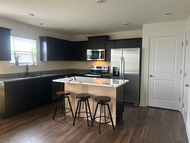 Foto del edificio - 9563 River Cane Rd