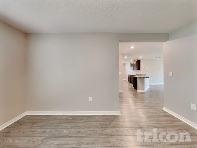 Foto del edificio - 6130 Dolostone Dr