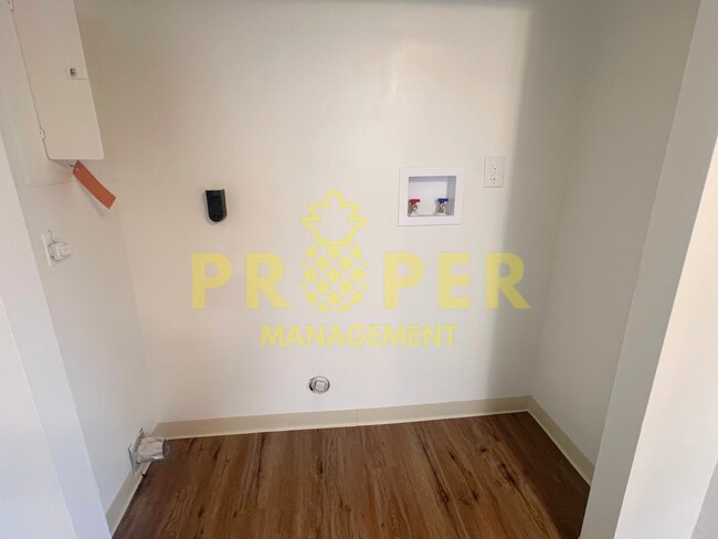 Foto del edificio - 3 bedrooms 1 bathrooms house for rent