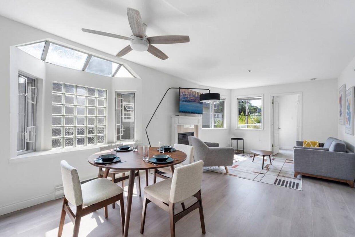 Photo principale - 1126 W 11th Ave