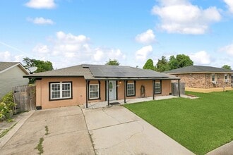Building Photo - 5832 Segnette Dr