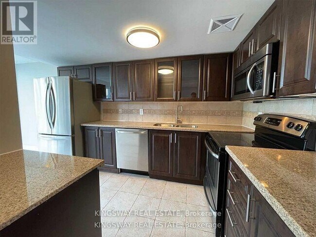Photo du bâtiment - 509-350 WEBB Dr