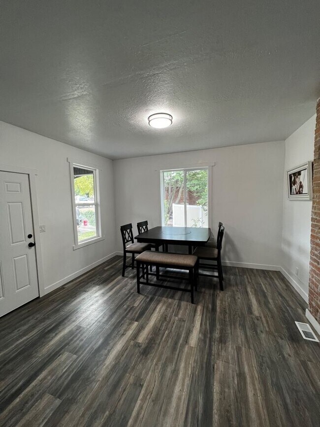 Foto del edificio - 479 N 500 E