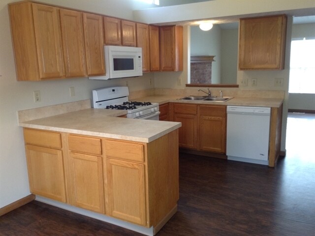 Building Photo - 3008 Old Warson Dr