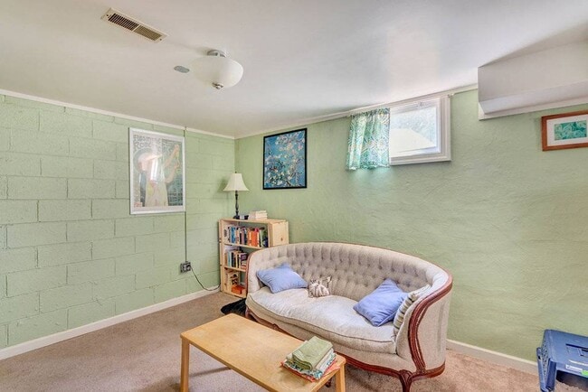 Foto del edificio - 1212 St George Ave