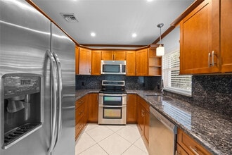 Building Photo - 1610-1614 NE 11th Ave