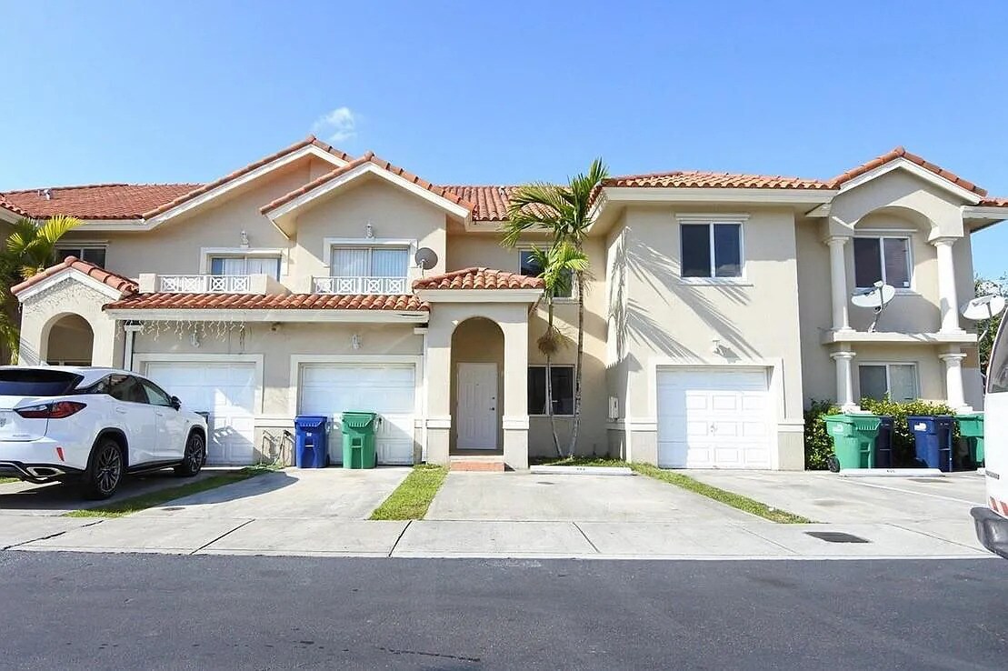 Primary Photo - 10901 NW 88th Ter