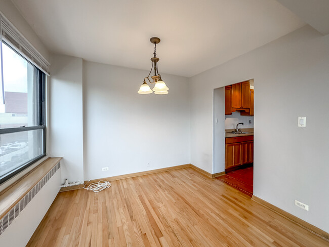Foto del edificio - 4180 N Marine Dr