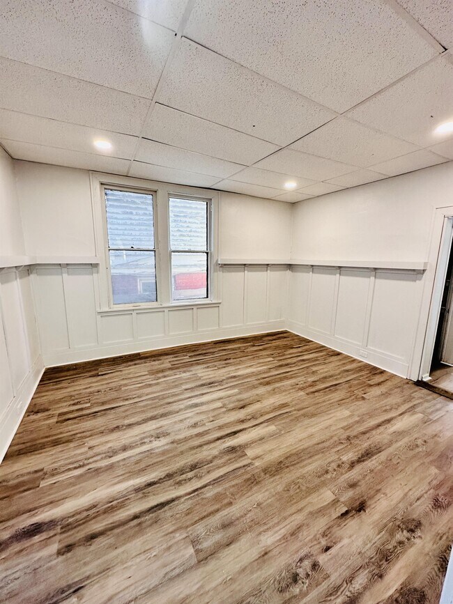 Building Photo - 814 Caledonia St
