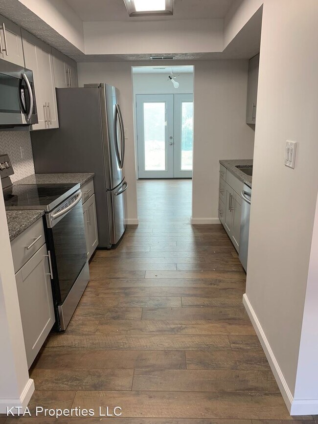 Building Photo - 3 br, 2.5 bath House - 202B Morgan Drive