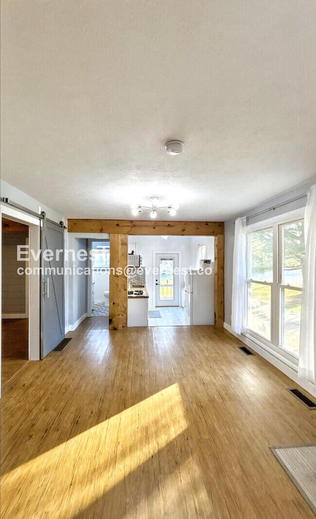 Building Photo - Single Family | Pet Friendly | Housing Vou...