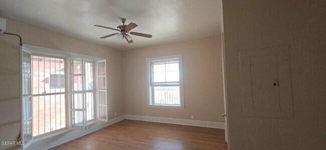 Foto del edificio - 515 W Missouri Ave