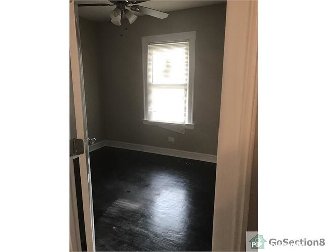 Foto del edificio - UPDATED 2BD/1BA UNIT IN MORGAN PARK.
