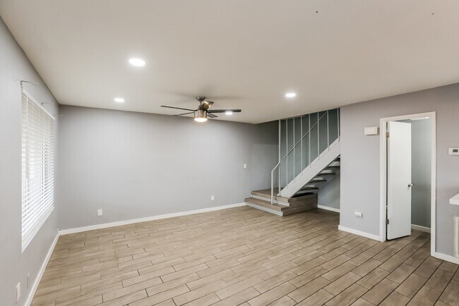 Foto del edificio - 2133 W Turney Ave