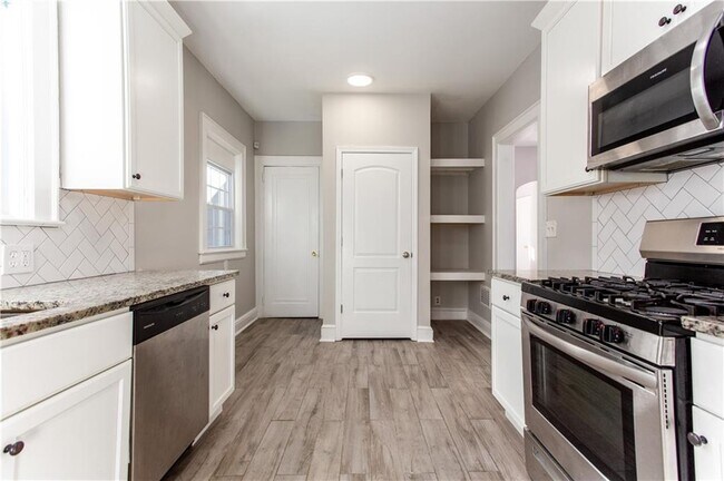 Foto del edificio - 1665 Beecher St SW