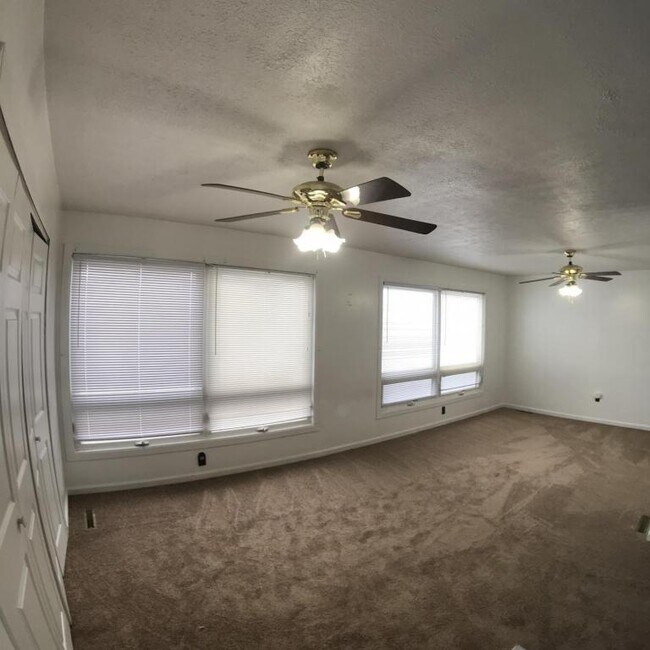 69 Linden Ave Apt 1 Anmoore Wv House For Rent In Clarksburg Wv Apartments Com