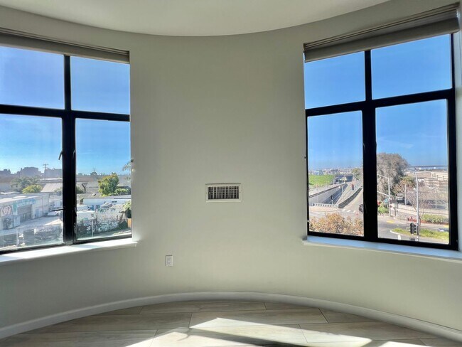 Foto del edificio - Adeline Place – Modern Comfort & Sophisticated 1 Bed / 1 Bath