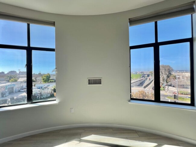 Building Photo - Adeline Place – Modern Comfort & Sophisticated 1 Bed / 1 Bath